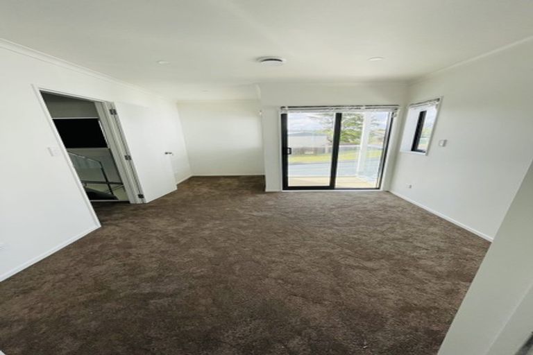 Photo of property in 1c Ohira Place, Henderson, Auckland, 0612