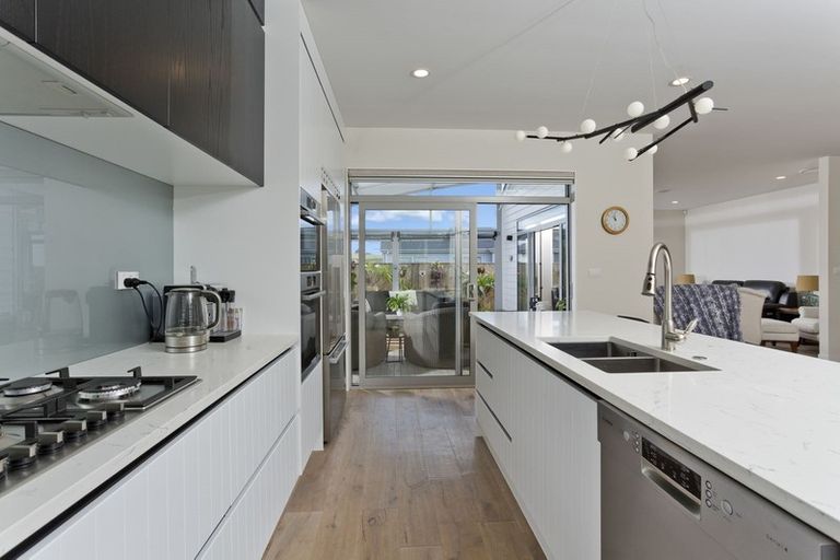 Photo of property in 1 Turutu Place, Long Bay, Auckland, 0630