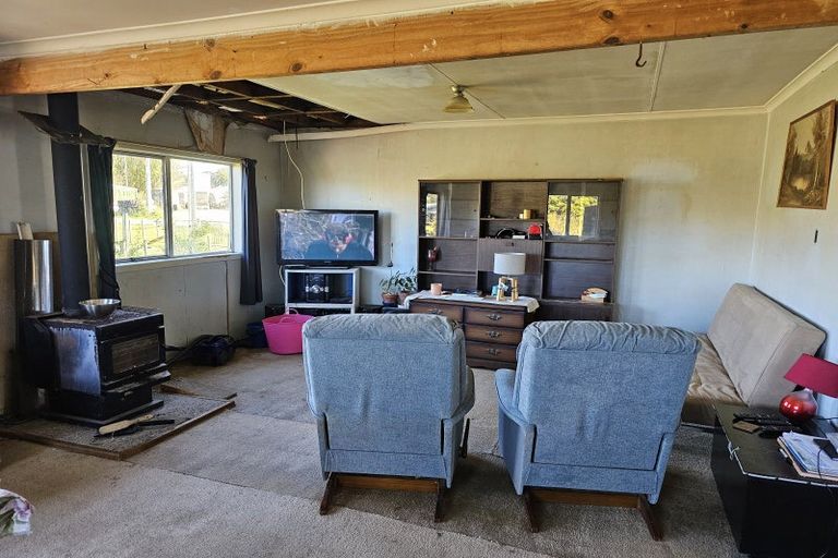 Photo of property in 12 Akaroa Street, Pongaroa, 4991