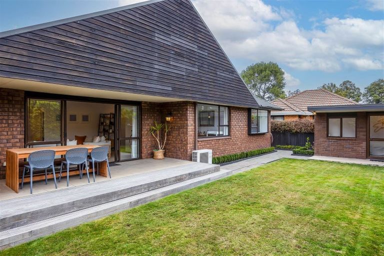 Photo of property in 19 Rubens Place, Burnside, Christchurch, 8053