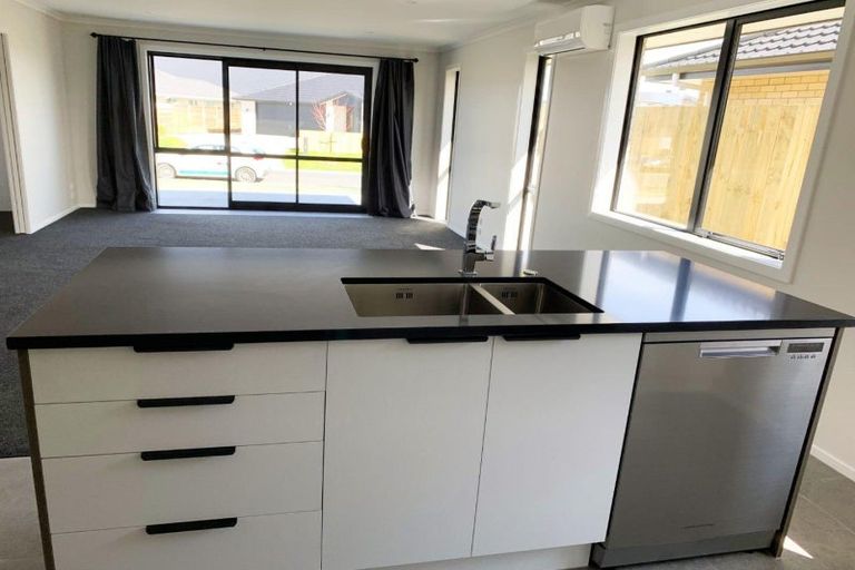 Photo of property in 11 Keerangi Place, Rototuna North, Hamilton, 3210