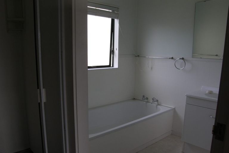 Photo of property in 2/12 Millen Avenue, Pakuranga, Auckland, 2010