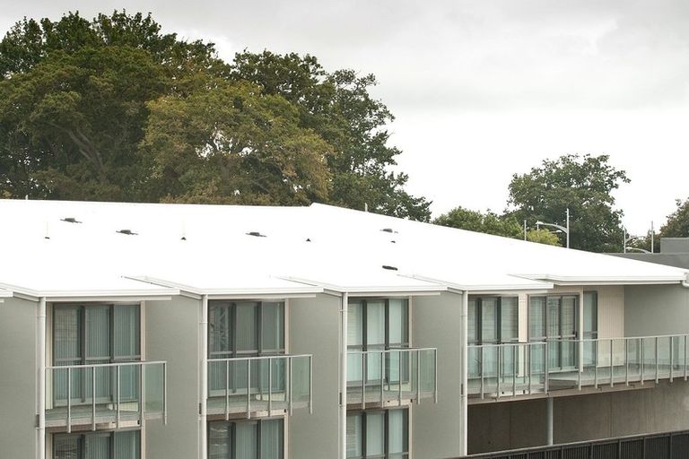 Photo of property in 10/26 Railway Street West, Papakura, 2110