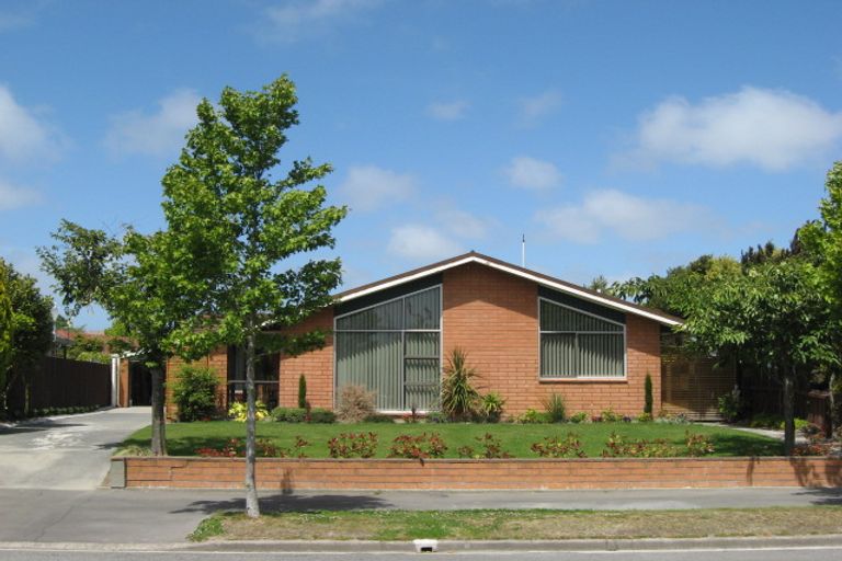 Photo of property in 61 Karnak Crescent, Russley, Christchurch, 8042