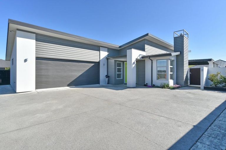 Photo of property in 9 Churchill Drive, Rangiora, 7400