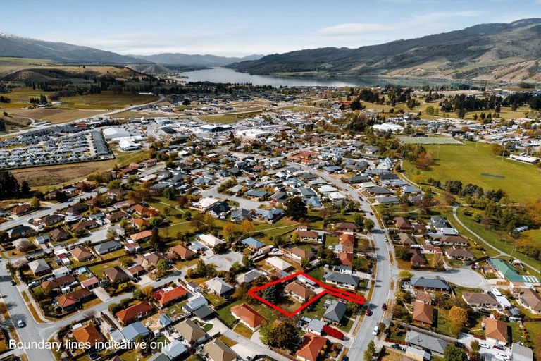 Photo of property in 16 Cairnmuir Crescent, Cromwell, 9310