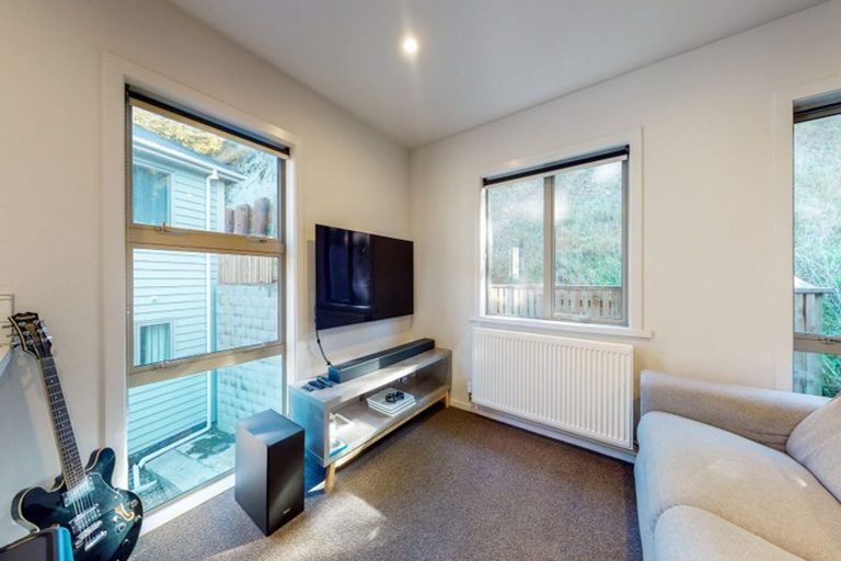 Photo of property in 16b Rarangi Way, Owhiro Bay, Wellington, 6023