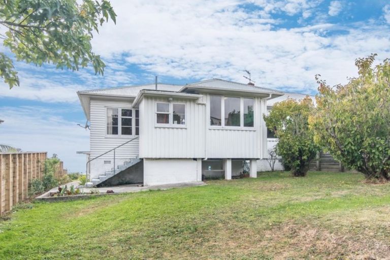 Photo of property in 19 Homebush Road, Khandallah, Wellington, 6035