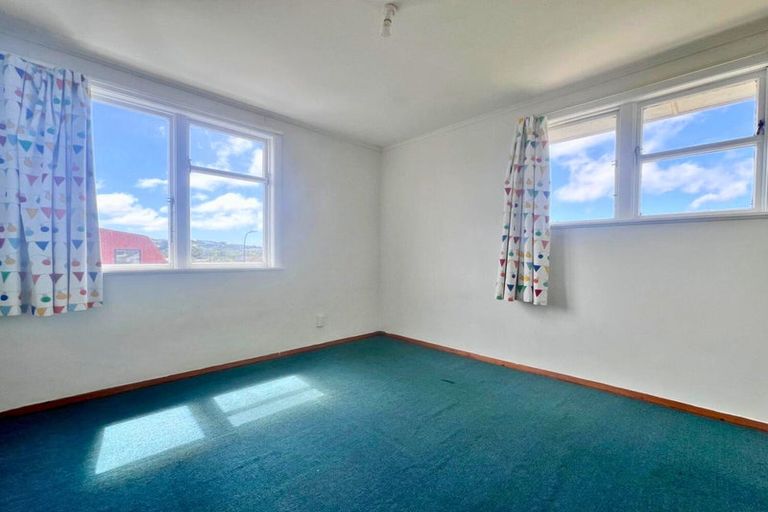 Photo of property in 5-7 Hazard Grove, Cannons Creek, Porirua, 5024