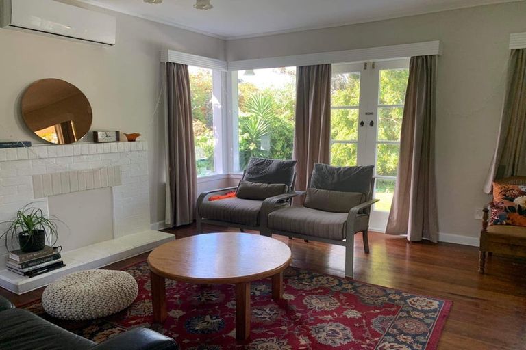 Photo of property in 239 Hepburn Road, Glendene, Auckland, 0602