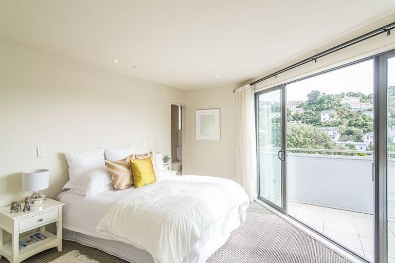 Photo of property in 42 Fairview Crescent, Kelburn, Wellington, 6012