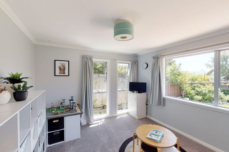 Photo of property in 77 Sunbrae Drive, Silverstream, Upper Hutt, 5019