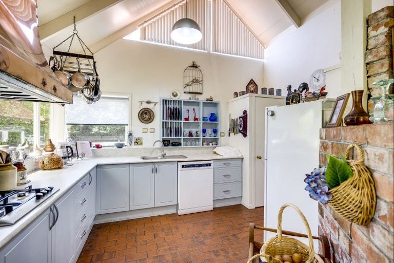 Photo of property in 37 Abbotsford Road, Waipawa, 4210