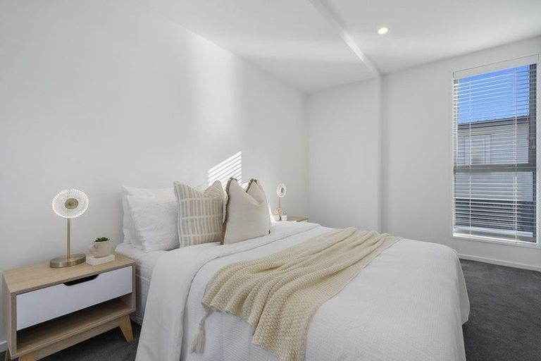 Photo of property in 2/204 Edgeware Road, Edgeware, Christchurch, 8013