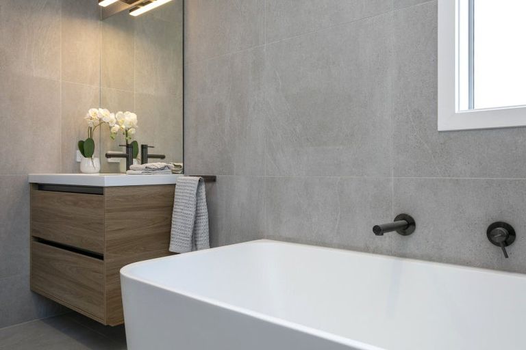 Photo of property in 24 Raupo Crescent, Wharewaka, Taupo, 3330