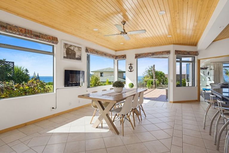 Photo of property in 221 Paku Drive, Tairua, 3508