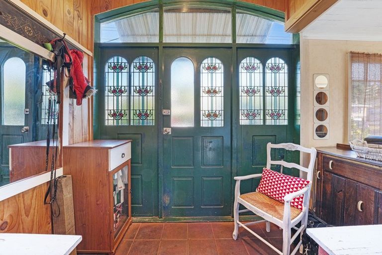 Photo of property in 8 Harbour Street, Moturoa, New Plymouth, 4310