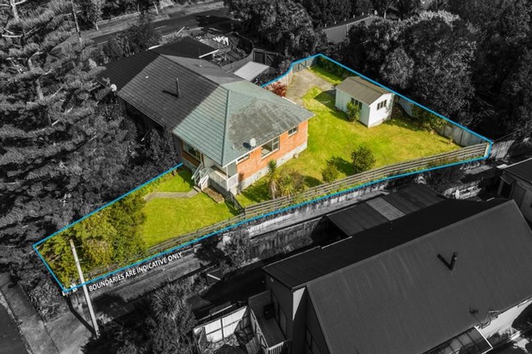 Photo of property in 3/70 Kaurilands Road, Titirangi, Auckland, 0604