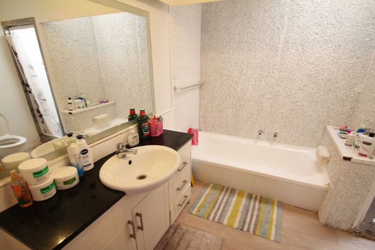 Photo of property in 110 Mountain Road, Mangere Bridge, Auckland, 2022