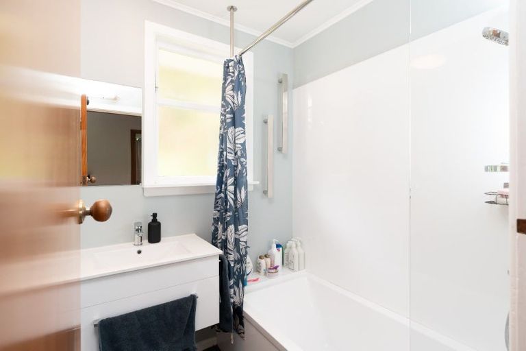 Photo of property in 12 Tobruk Street, Karori, Wellington, 6012