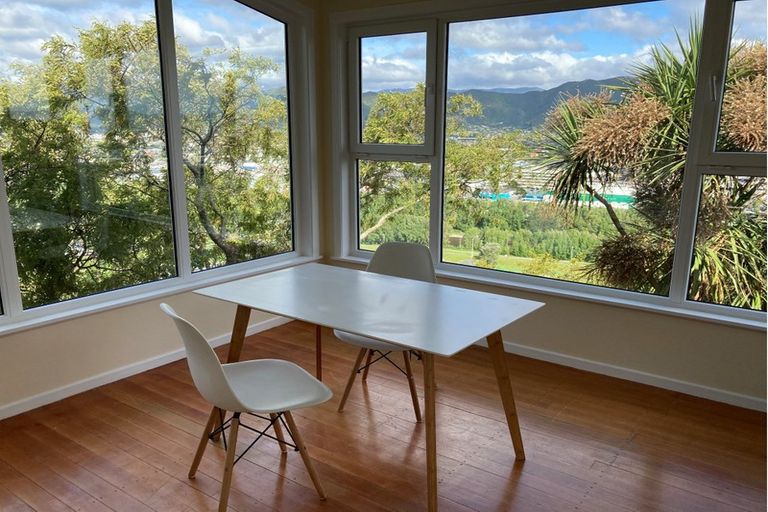 Photo of property in 12e City View Grove, Harbour View, Lower Hutt, 5010