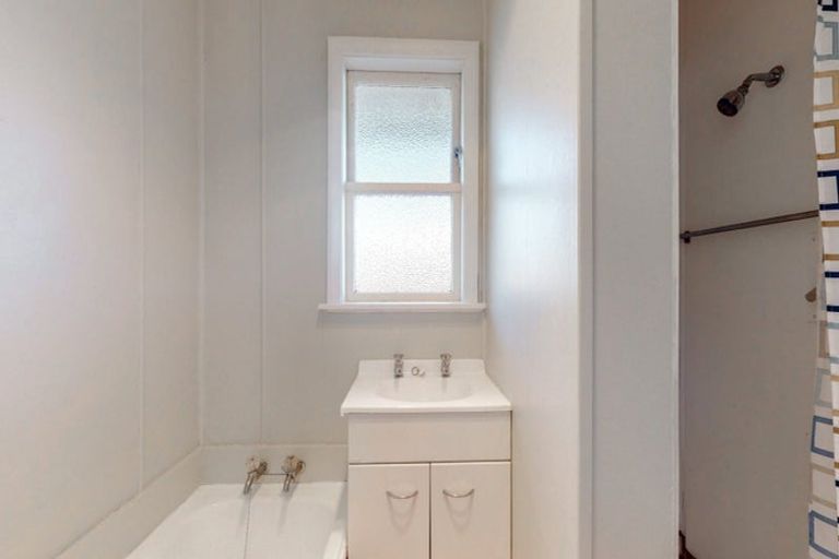 Photo of property in 1009 High Street, Avalon, Lower Hutt, 5011