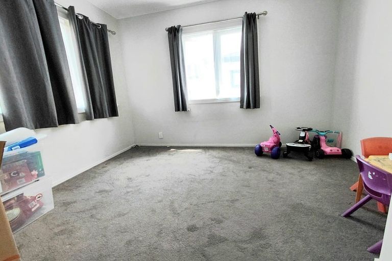 Photo of property in 86d Kelman Road, Kelston, Auckland, 0602