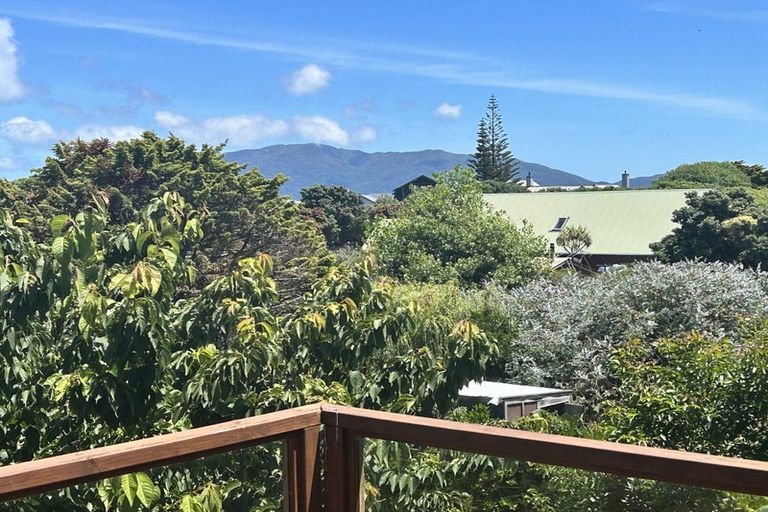 Photo of property in 14 Frances Street, Waikanae Beach, Waikanae, 5036