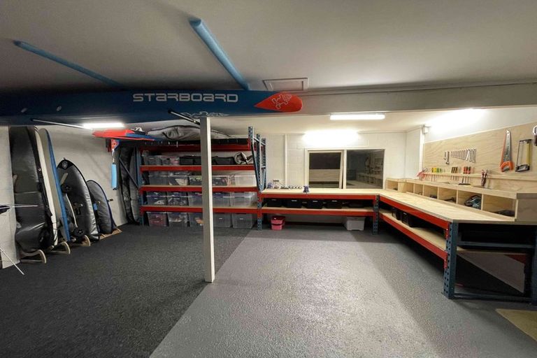 Photo of property in 27 Reynolds Place, Torbay, Auckland, 0630