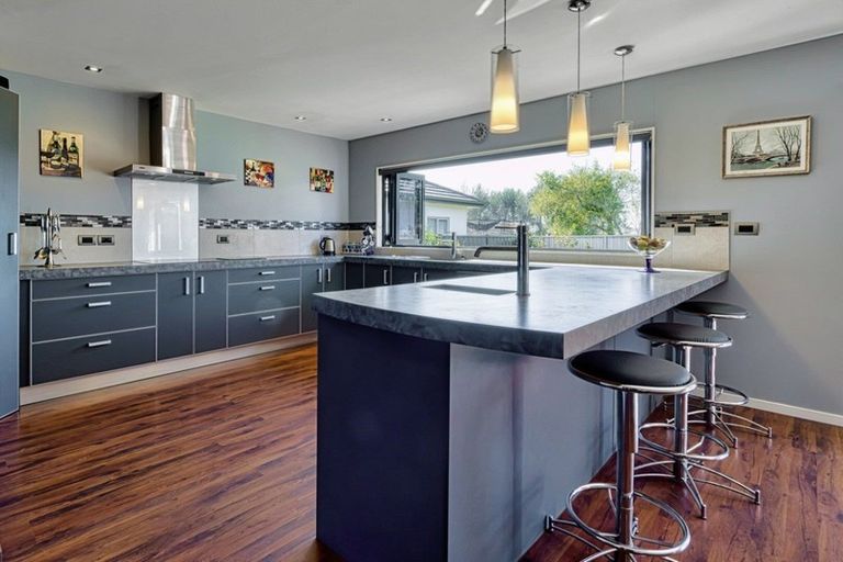 Photo of property in 21 Fairview Place, Havelock North, 4130