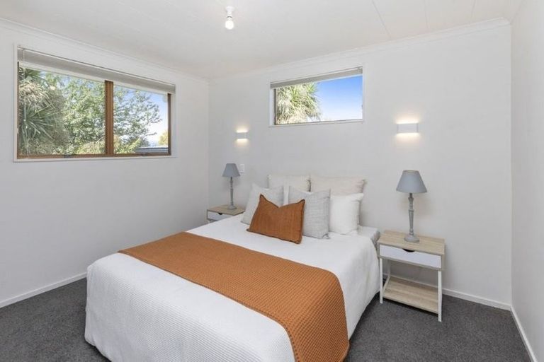 Photo of property in 11a Lombard Place, Avonhead, Christchurch, 8042