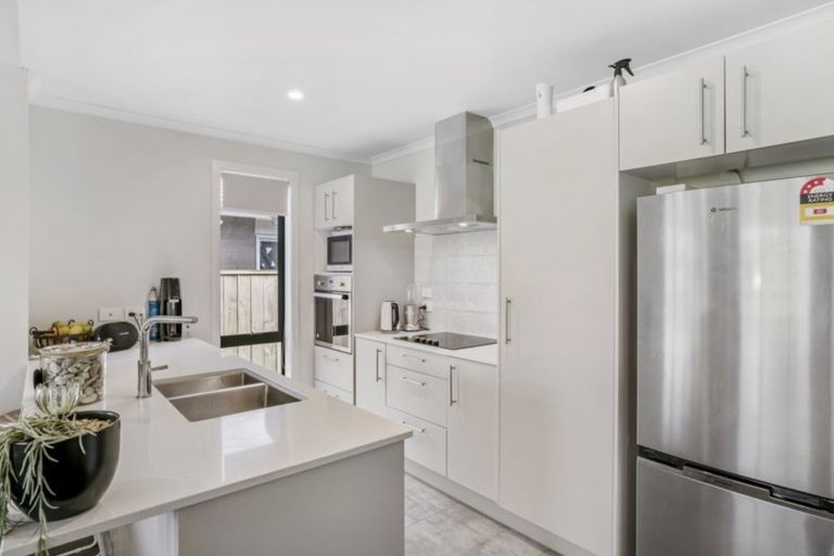 Photo of property in 24 Richardson Road, Omokoroa, 3114