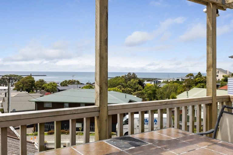 Photo of property in 22 Peace Avenue, Moturoa, New Plymouth, 4310