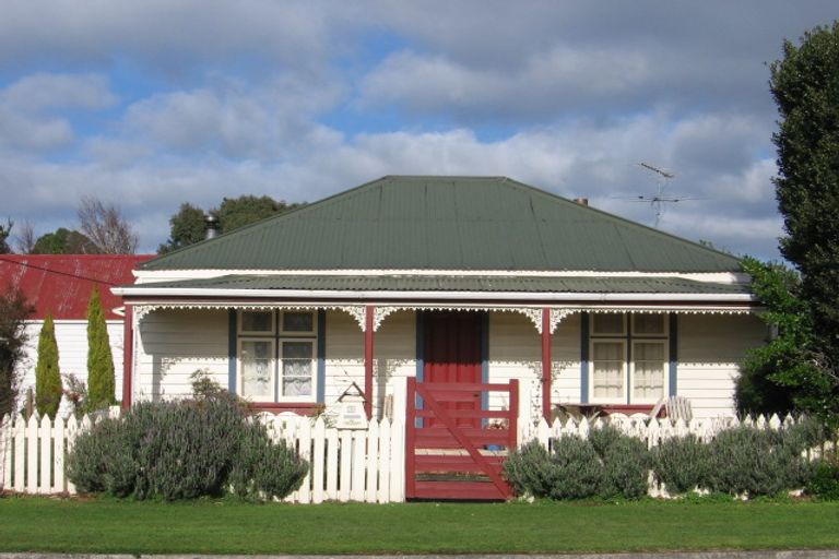 Photo of property in 42 Brandon Street, Featherston, 5710