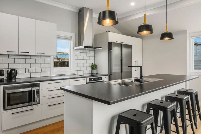 Photo of property in 1 Leitch Street, Somerfield, Christchurch, 8024