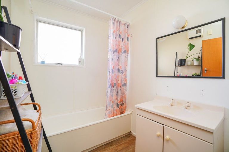 Photo of property in 63 Cunningham Street, Grasmere, Invercargill, 9810