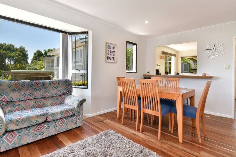Photo of property in 31 Hammond Avenue, Hatfields Beach, Orewa, 0931