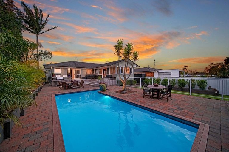 Photo of property in 11 The Anchorage, Sunnyhills, Auckland, 2010