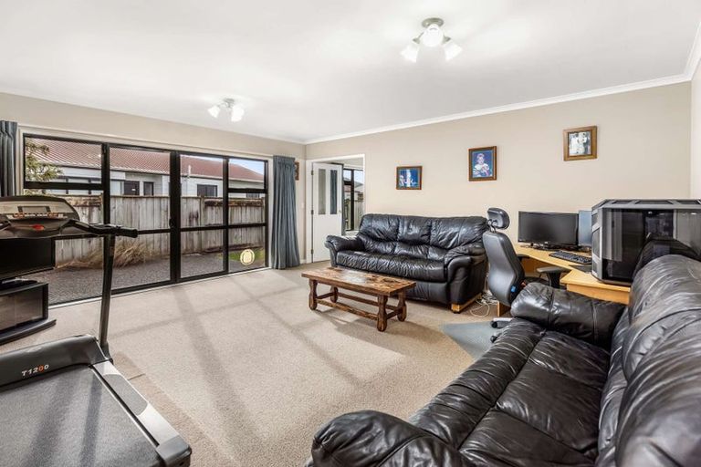 Photo of property in 49 Peppertree Glade, Kelvin Grove, Palmerston North, 4414