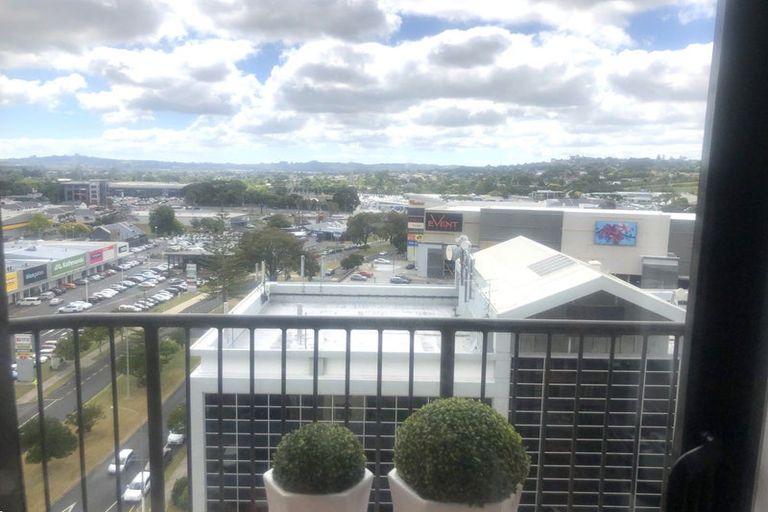 Photo of property in The Rennaissance, 5j/18 Ronwood Avenue, Manukau, Auckland, 2104