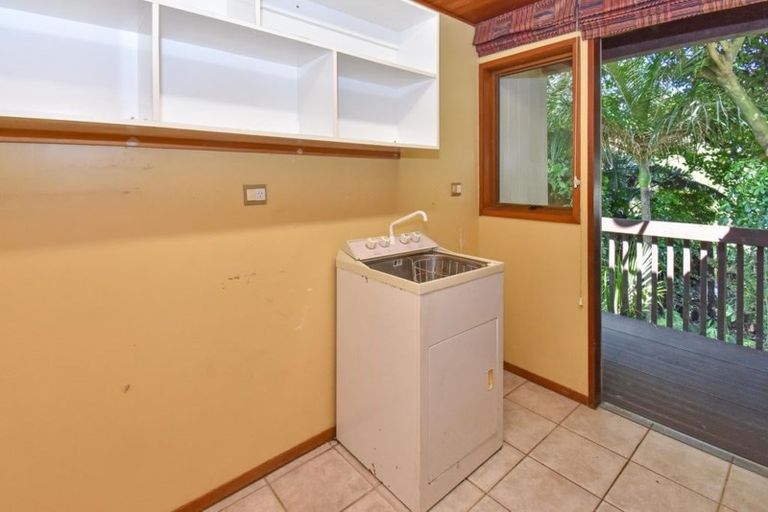 Photo of property in 30 Scenic Drive, Hillpark, Auckland, 2102