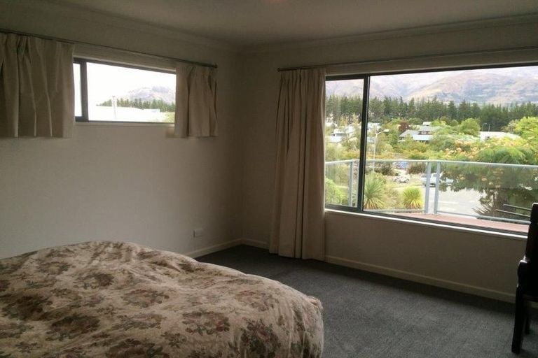 Photo of property in 15 Trevathan Lane, Wanaka, 9305