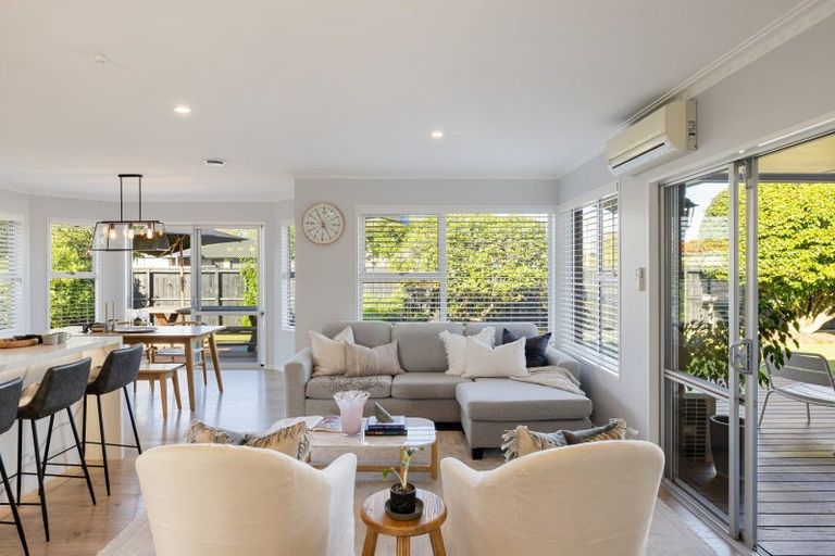 Photo of property in 82 Williams Street, Cambridge, 3434