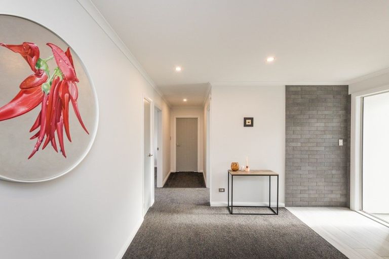 Photo of property in 10 Silicon Way, Fitzherbert, Palmerston North, 4410