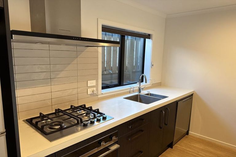 Photo of property in 5/9 Surrey Street, Tawa, Wellington, 5028