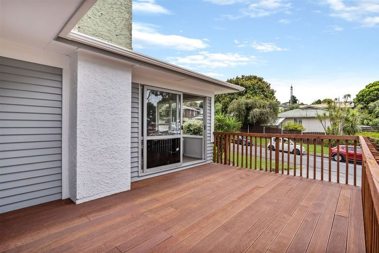 Photo of property in 1/2 Sunhaven Avenue, Glenfield, Auckland, 0629