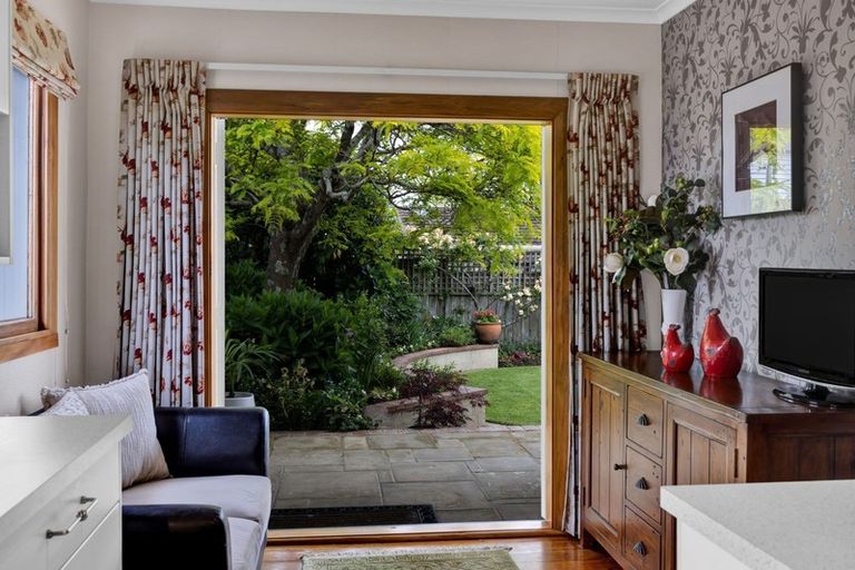 Photo of property in 13 Chilman Street, Strandon, New Plymouth, 4312