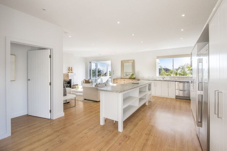 Photo of property in 7 Maleme Avenue, Belmont, Auckland, 0622