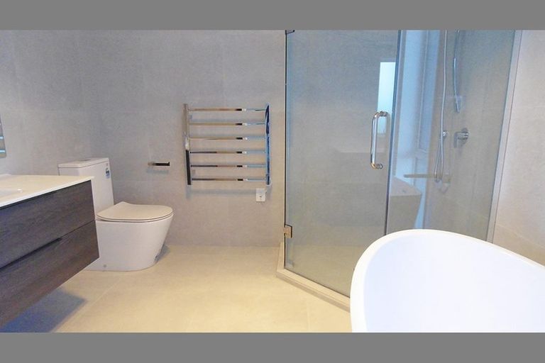 Photo of property in 28 Nephrite Lane, Henderson, Auckland, 0610