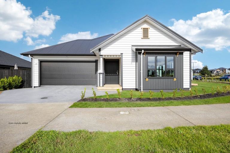 Photo of property in 106 Metoriti Crescent, Karaka, 2124